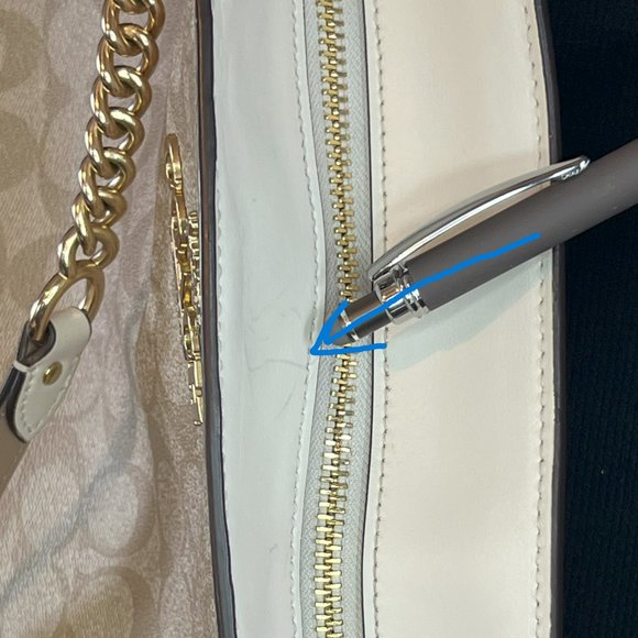 Coach Signature Pattern Leather Purse - Picture 11 of 11